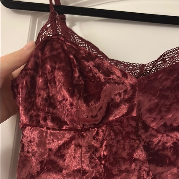 Flirtitude Velvet Bralette in Deep Burgundy - Picture 3 of 10